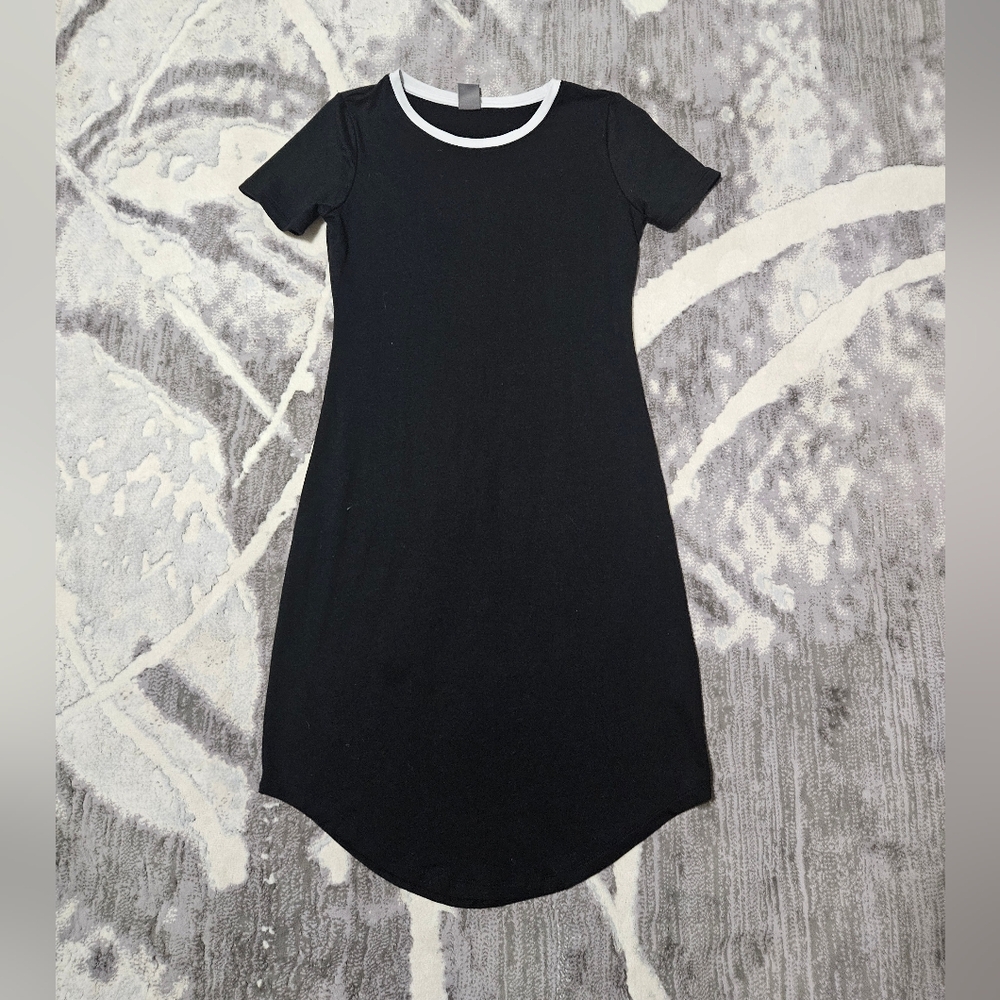 Joe Fresh Black Short-Sleeve Midi Dress with White Neck Trim Size S